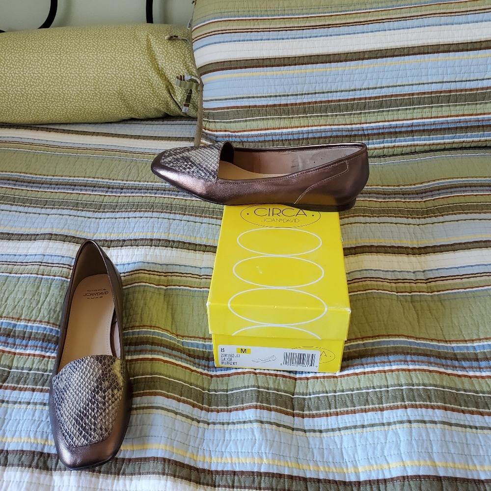 Shoes - Picture 3 of 4
